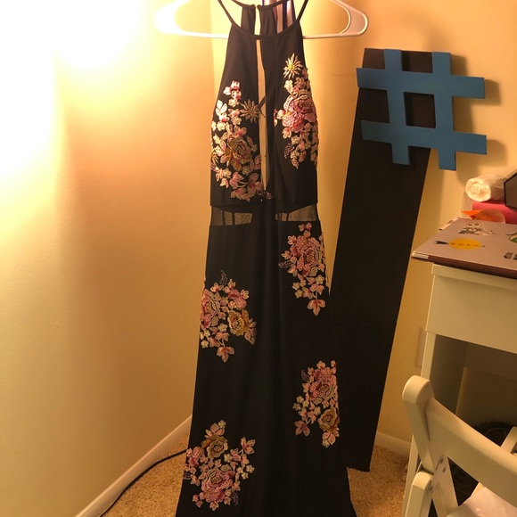 Prom Dress - Picture 2 of 5